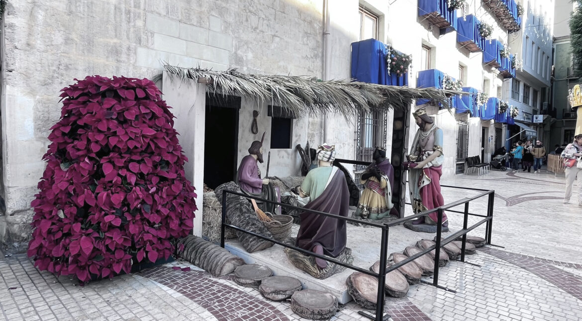 Pesebre en la Plaça de Baix Elche Navidad