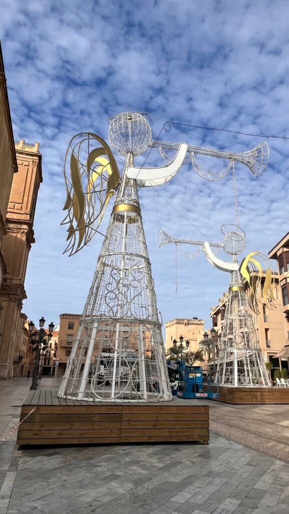 Ángeles de la Navidad en Elche