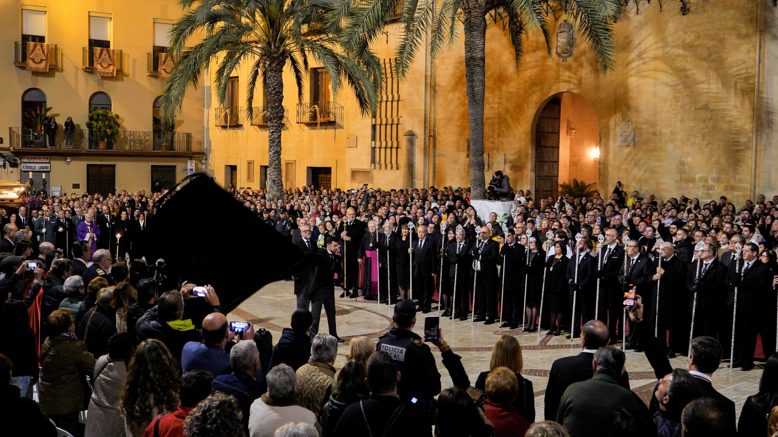 Foto de la Trencà del Guió una tradición que se remonta en Elche al s.XVI. Se celebra el Viernes de la Semana Santa.