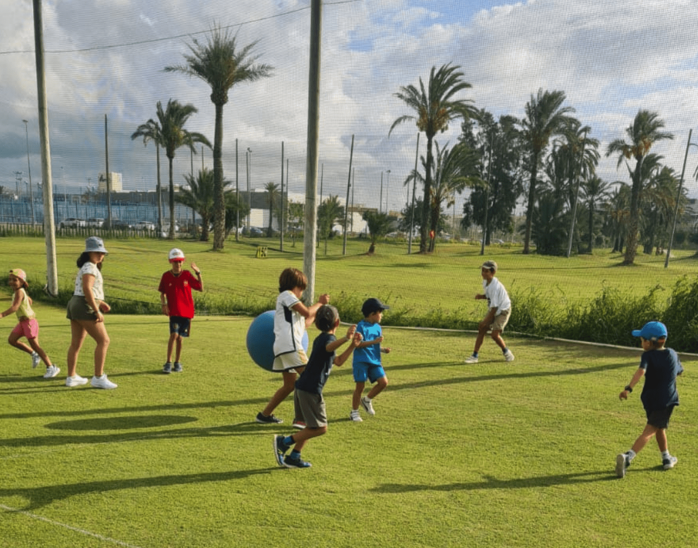 Escuela de Golf Elche campus Verano con niños en Elche