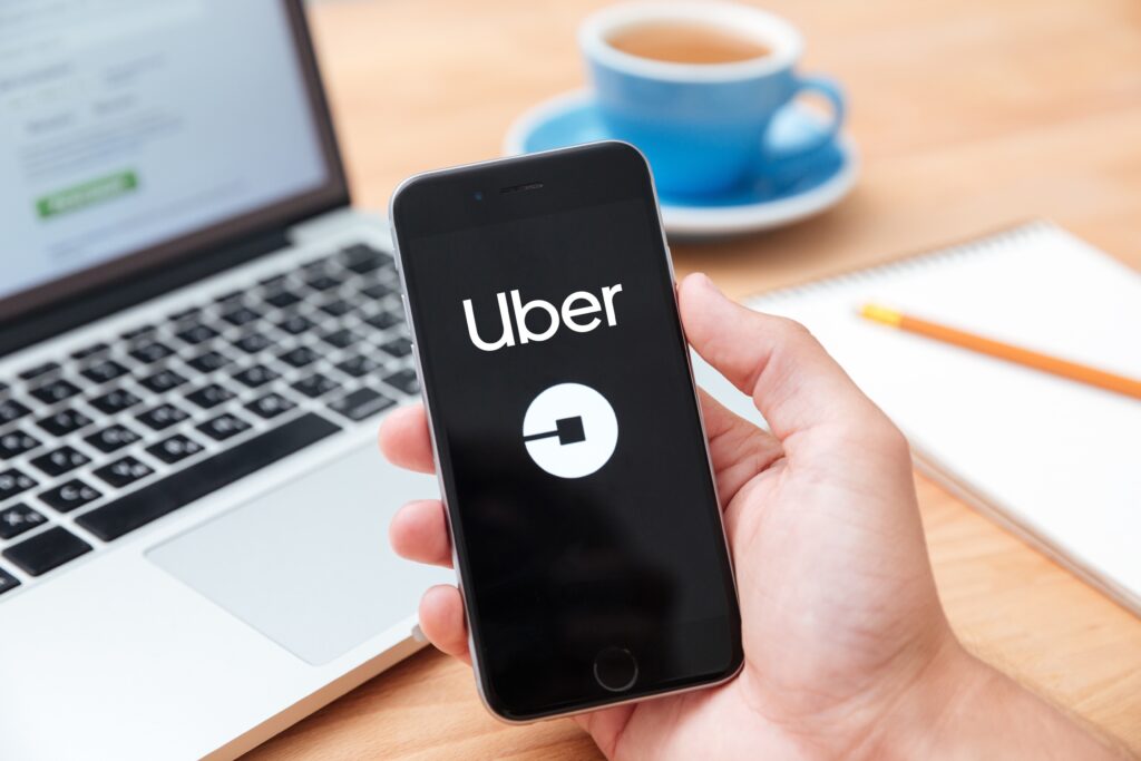 Foto app de UBER para transporte de pasajeros en Elche