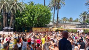 foto de la fiesta del agua pobladores Elche fiestas