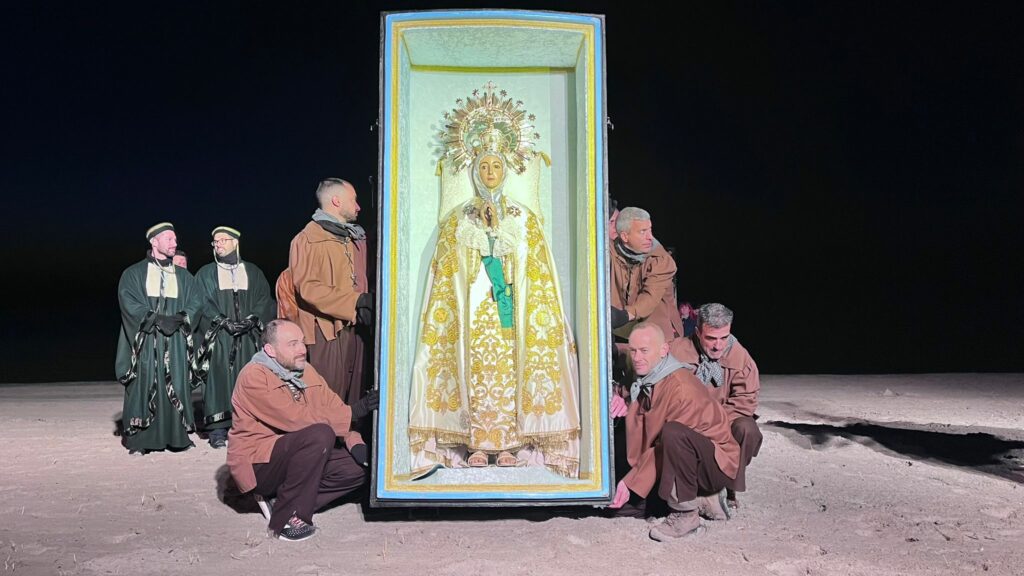 Hallazgo del Arca de la Virgen en la Playa de El Tamarit. Fiestas de la Venida de la Virgen Elche.